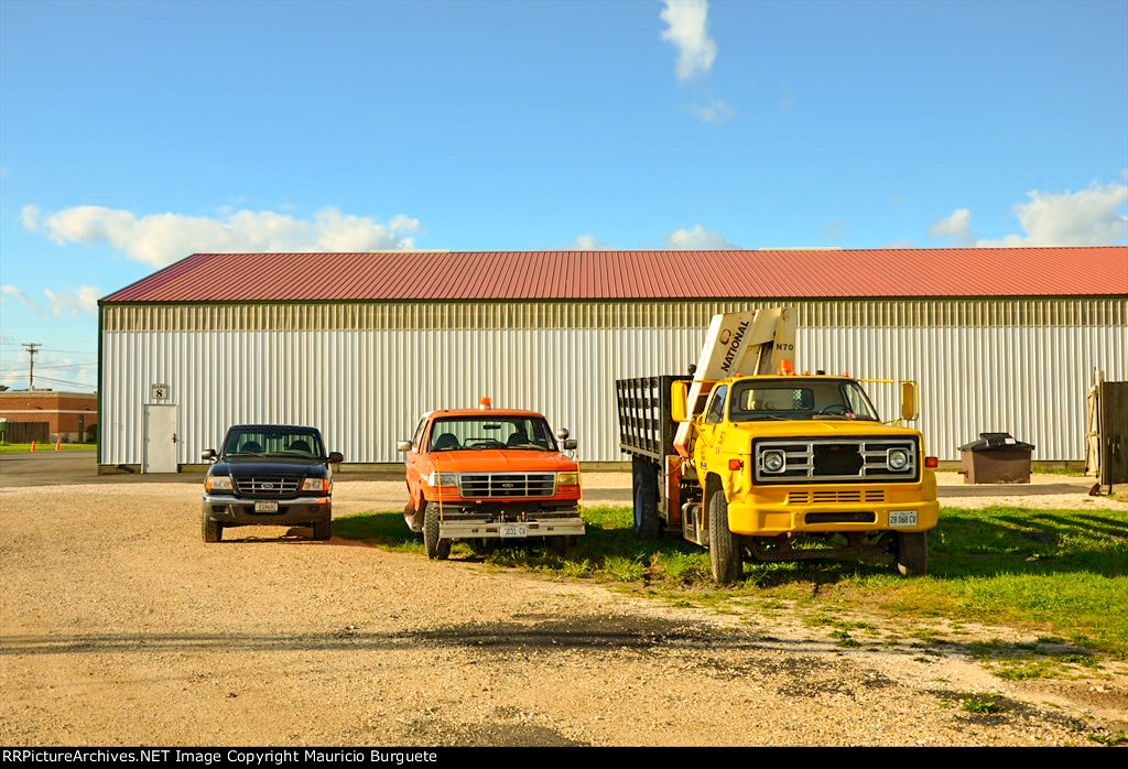 IRYM Utility trucks